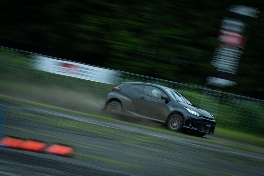  Toyota GR Yaris RZ First Edition 2020 года  (JP) (фото 3 из 27)